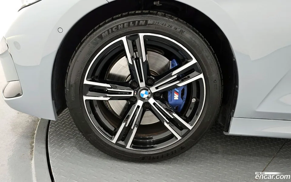BMW 3 Series 320i M 2023 — миниатюра 5
