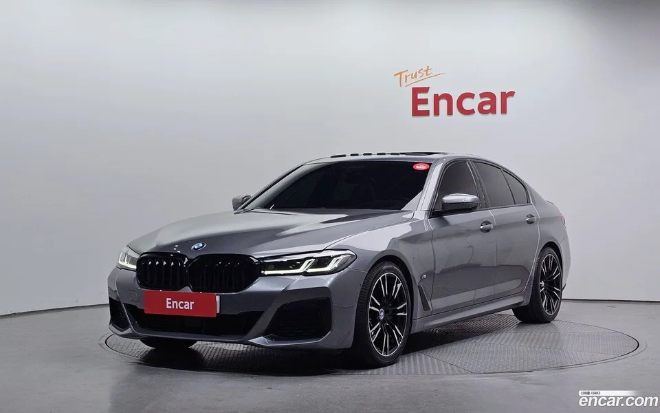 BMW 5 Series 520i M 2023 — фото 1, купить с доставкой в Москву