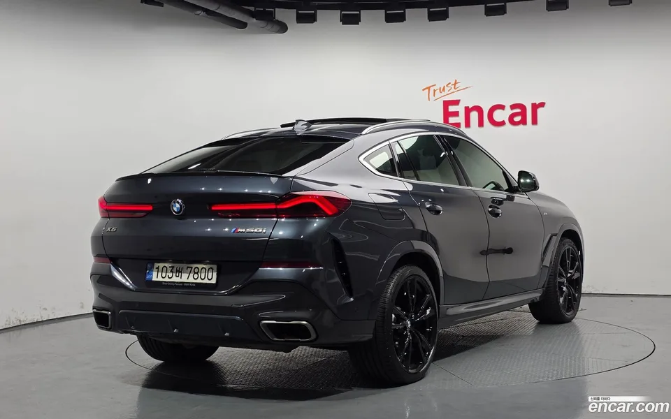 BMW X6 M50i 2022 — миниатюра 2