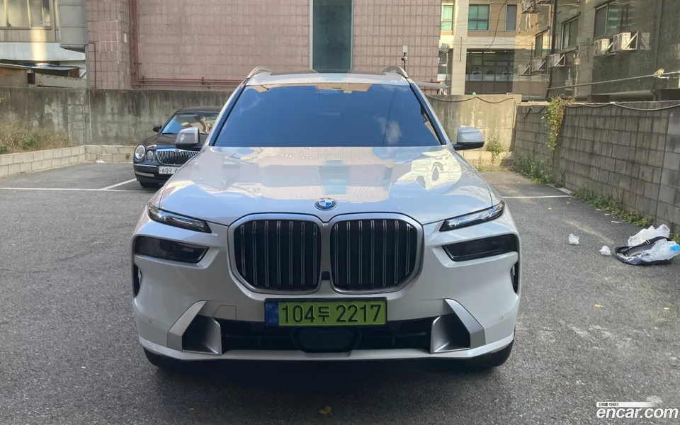 BMW X7 xDrive 40i 6 2025 — фото 1, купить с доставкой в Москву