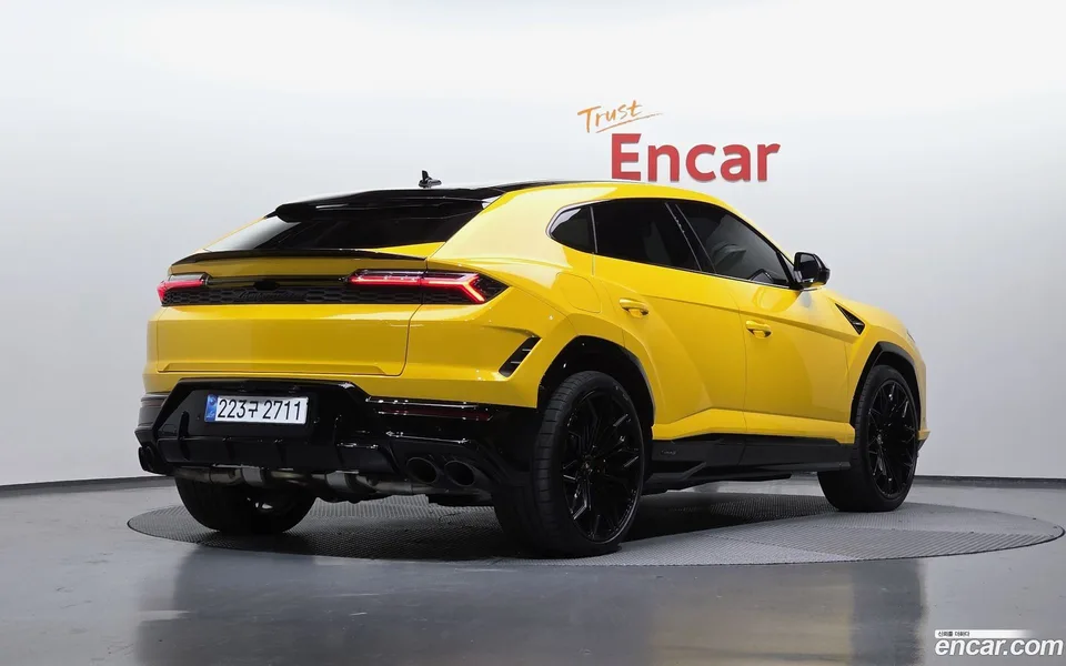 Lamborghini Urus 4.0 V8 SE 2025 — миниатюра 2