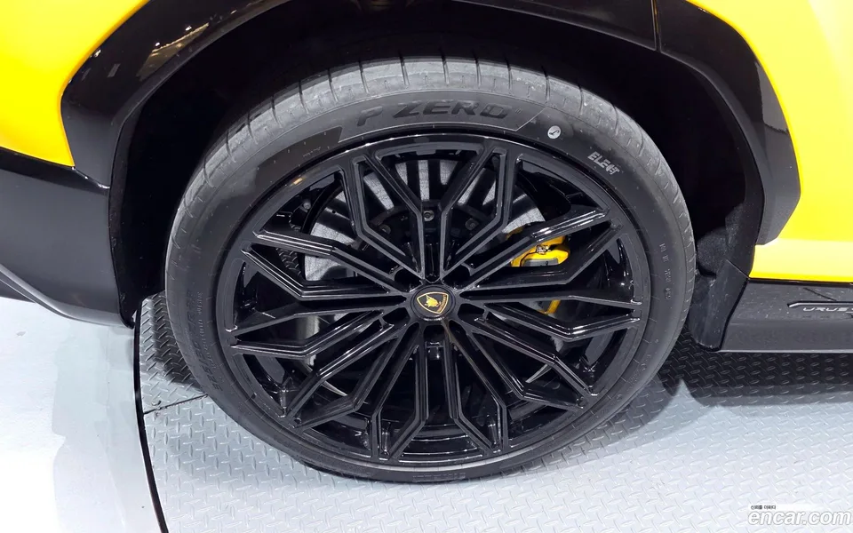 Lamborghini Urus 4.0 V8 SE 2025 — миниатюра 5