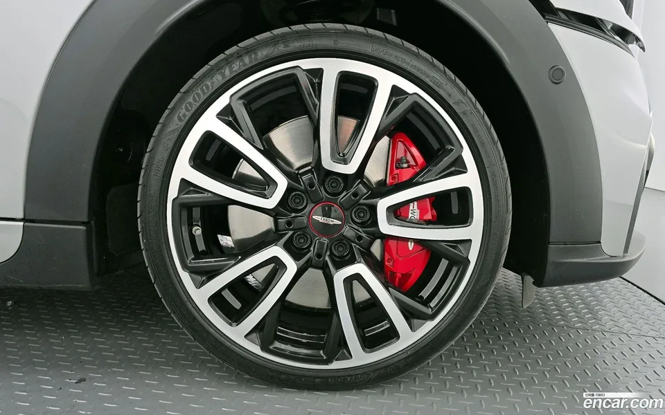 MINI Cooper S JCW 2023 — миниатюра 5
