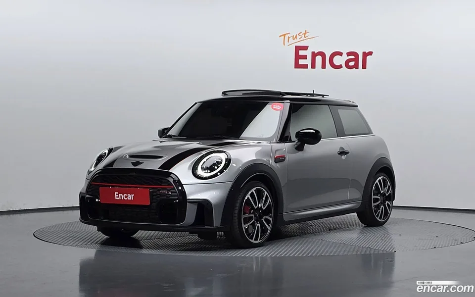 MINI Cooper S JCW 2023 — фото 1, купить с доставкой в Москву