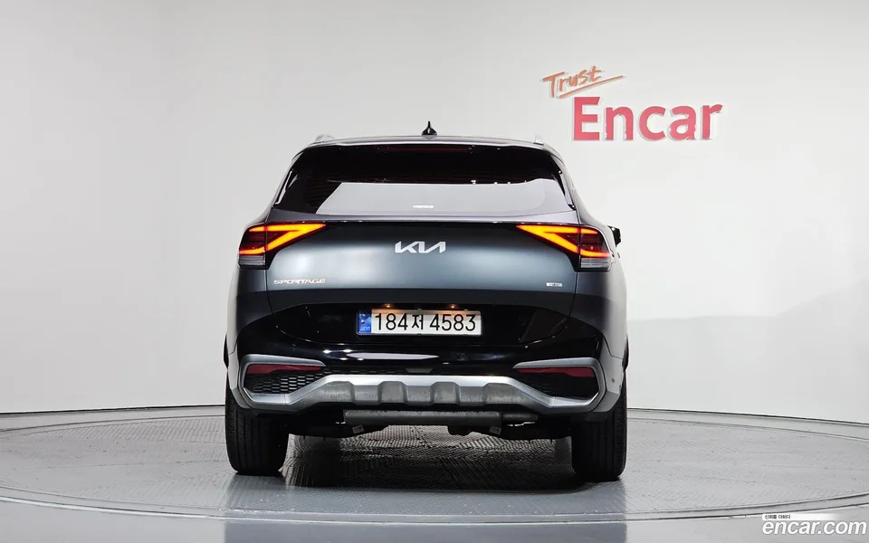 Kia Sportage Hybrid 2WD 2023 — миниатюра 4