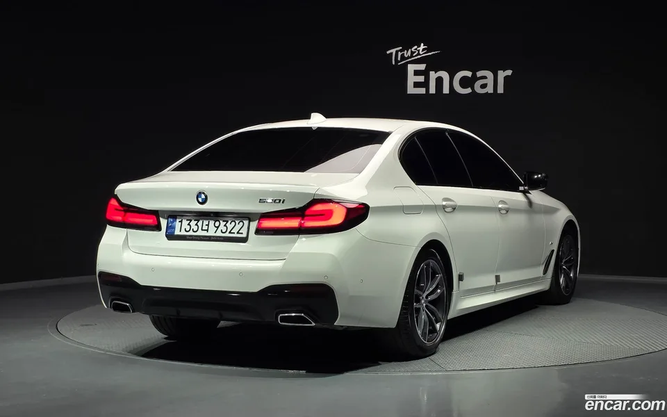 BMW 5 Series 520i M 2022 — миниатюра 2