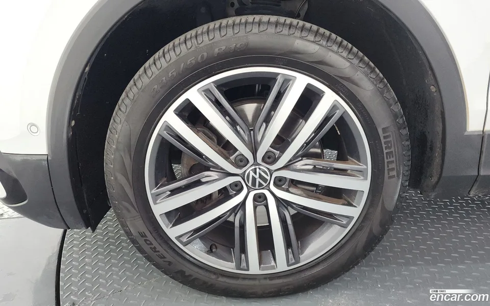 Volkswagen Tiguan Allspace 2.0 TSI 2022 — миниатюра 5