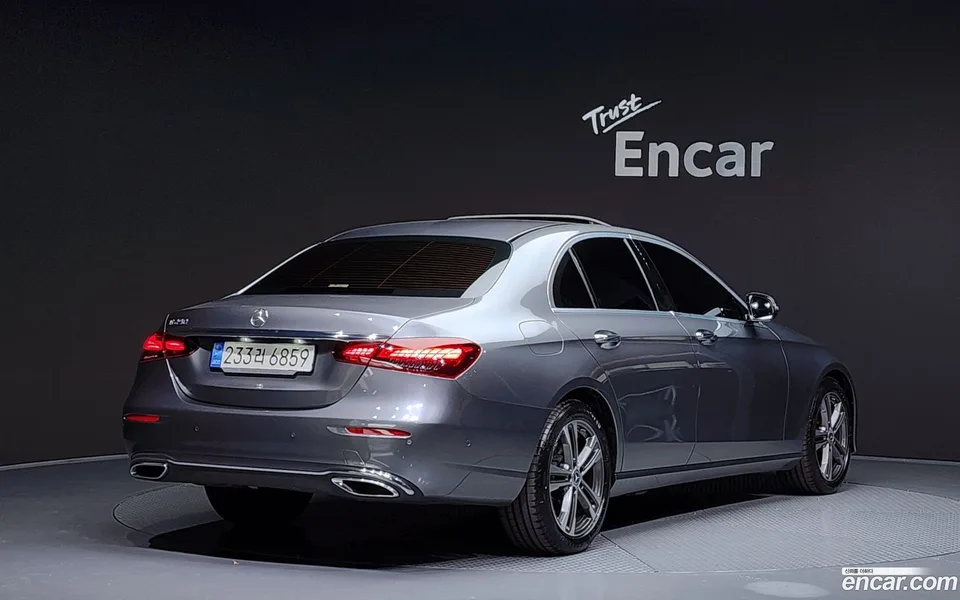 Mercedes-Benz E-Class E250 2022 — миниатюра 2