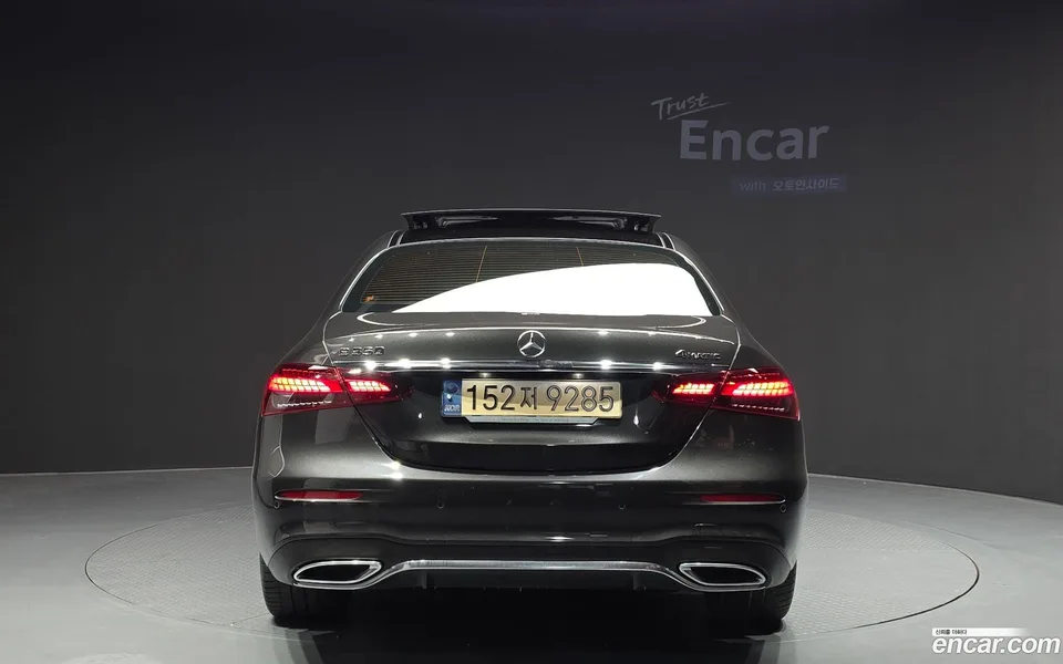 Mercedes-Benz E-Class E350 4MATIC AMG Line 2022 — миниатюра 4