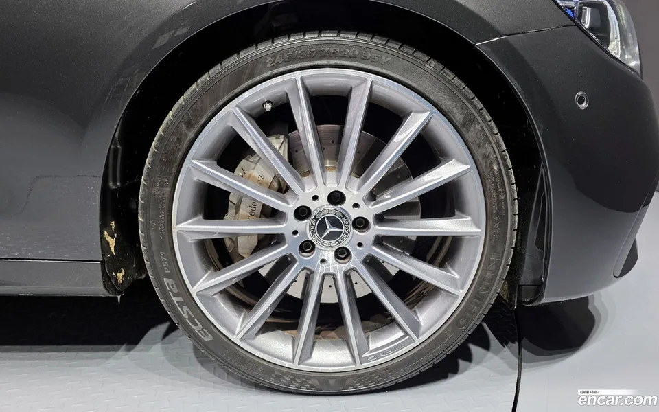 Mercedes-Benz E-Class E350 4MATIC AMG Line 2022 — миниатюра 5