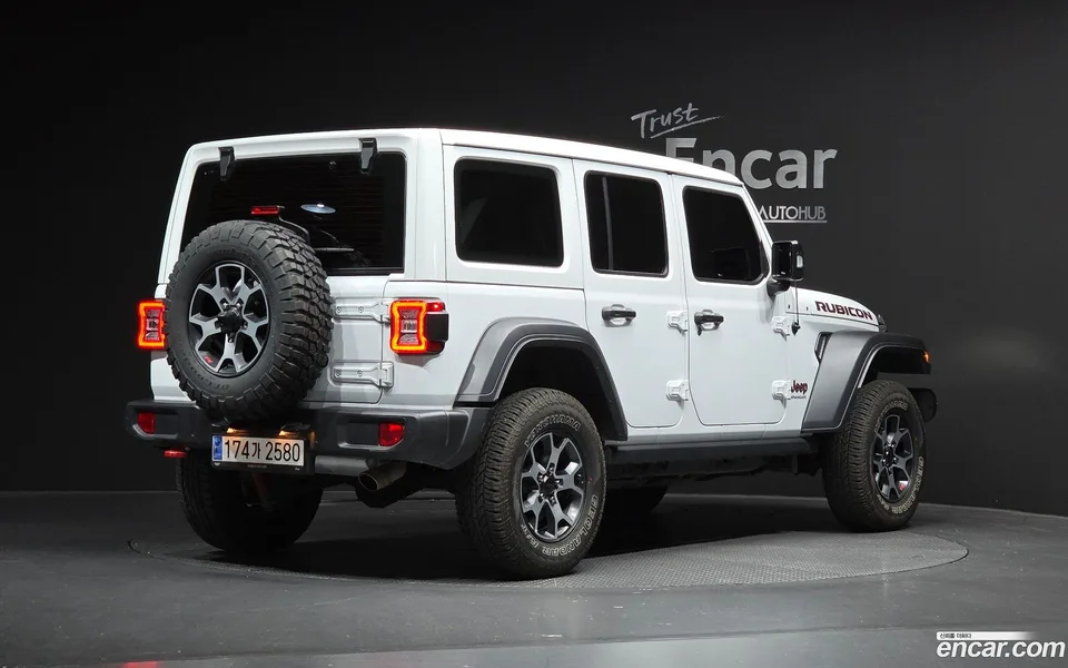 Jeep Wrangler 2.0 4 2023 — миниатюра 2