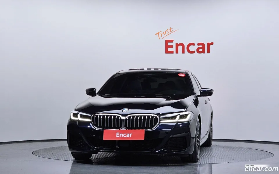 BMW 5 Series 520i M 2023 — миниатюра 3