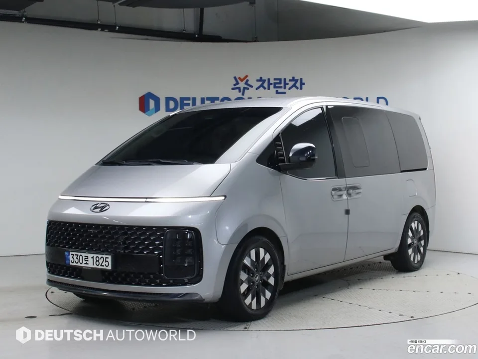 Hyundai Staria 4WD 9 2022 — фото 1, купить с доставкой в Москву