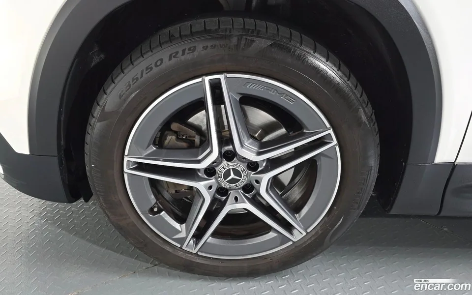 Mercedes-Benz GLB-Class GLB250 4MATIC 2022 — миниатюра 5