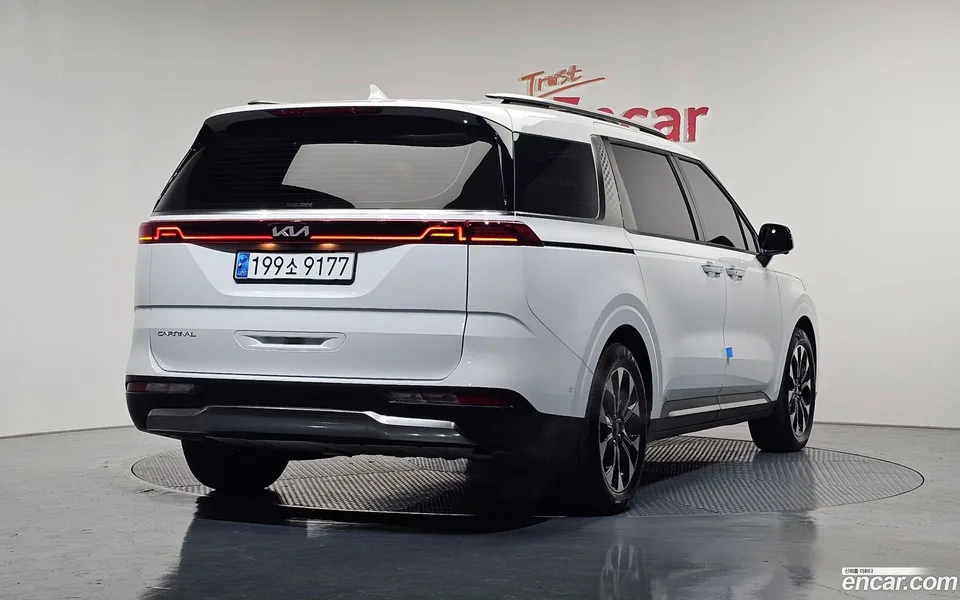 Kia Carnival 9 2023 — миниатюра 2