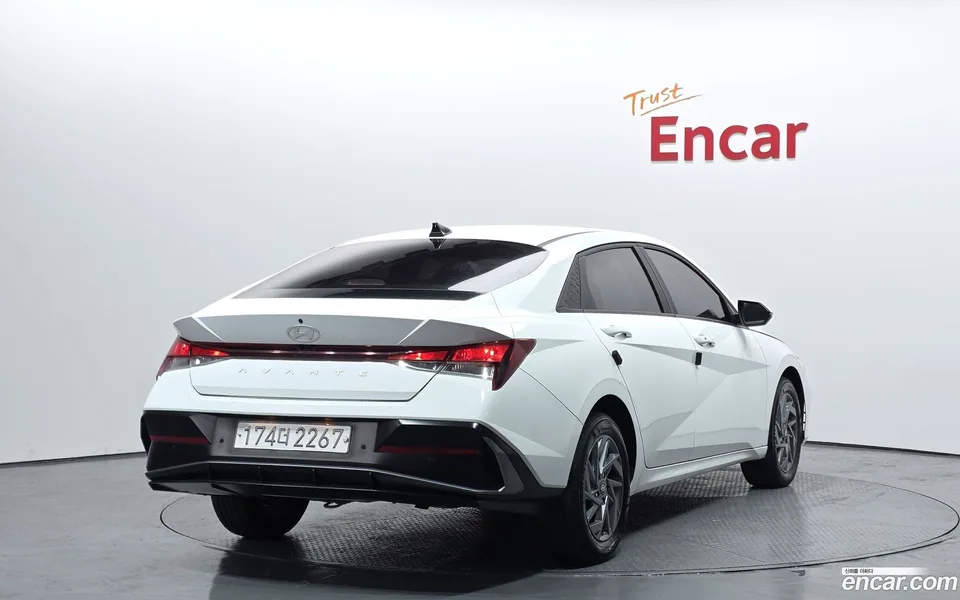 Hyundai Avante CN7 1.6 2024 — миниатюра 2
