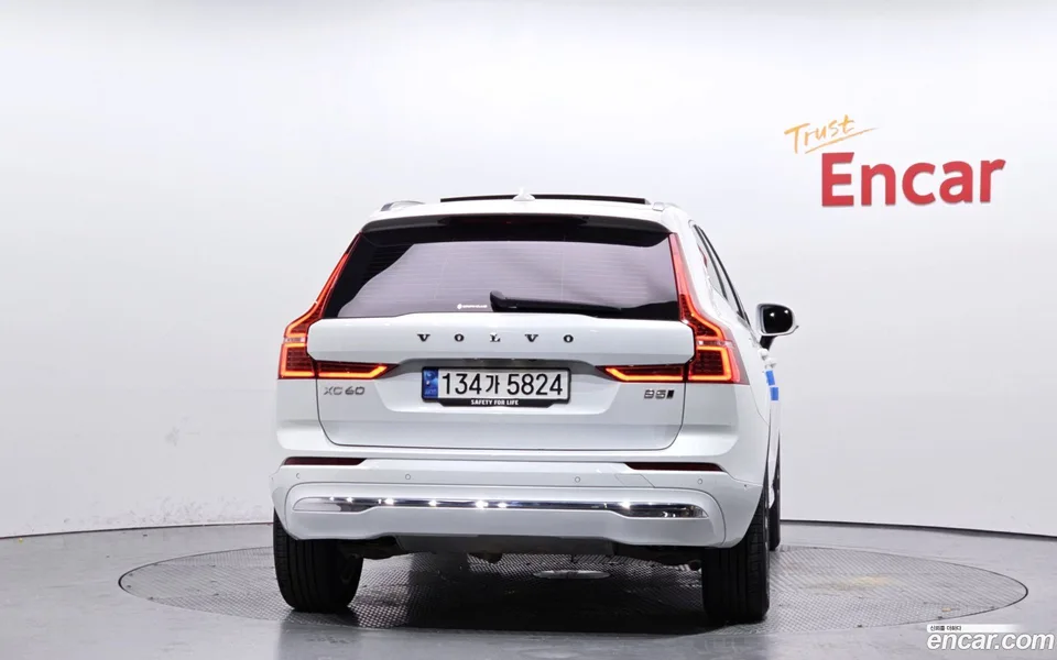 Volvo XC60 B5 2023 — миниатюра 4