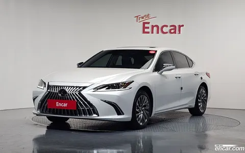 Lexus ES 300h 2025 купить в Москве