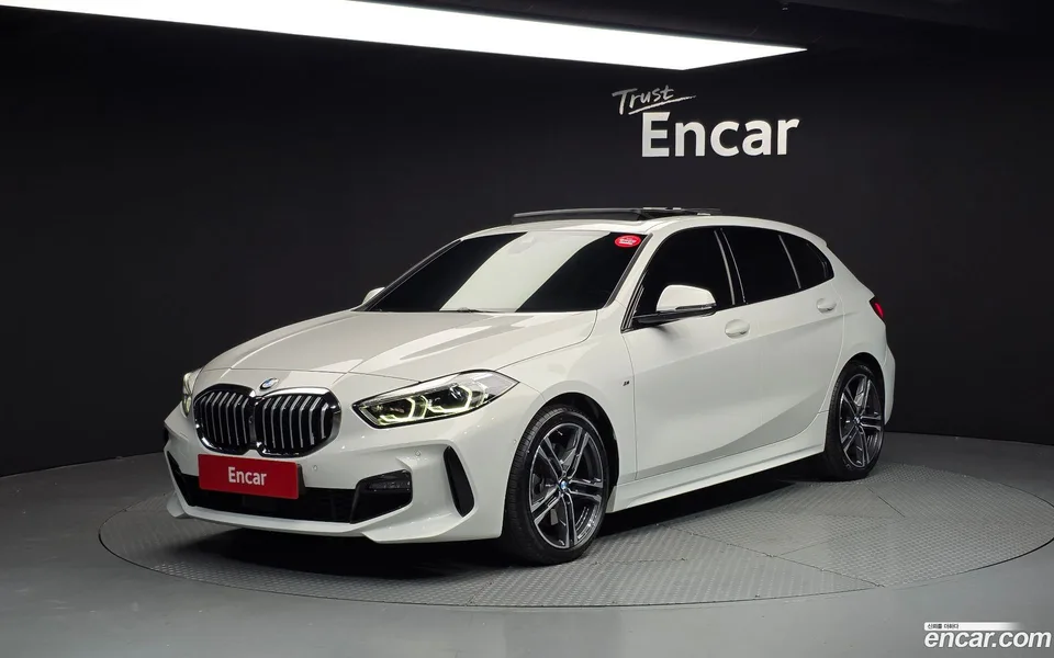 BMW 1 Series 120i M 2023 — фото 1, купить с доставкой в Москву