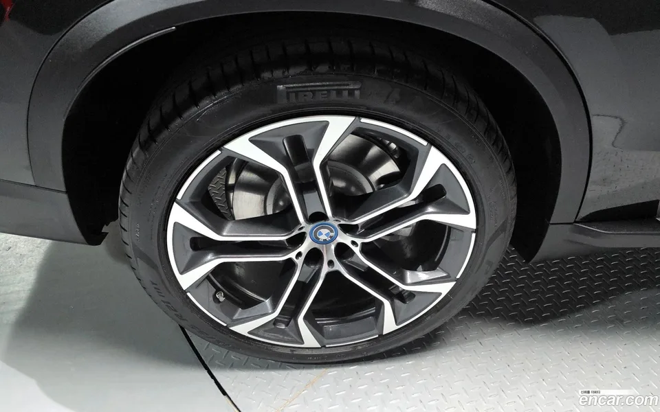 BMW X5 xDrive 50e xLine 2025 — миниатюра 5