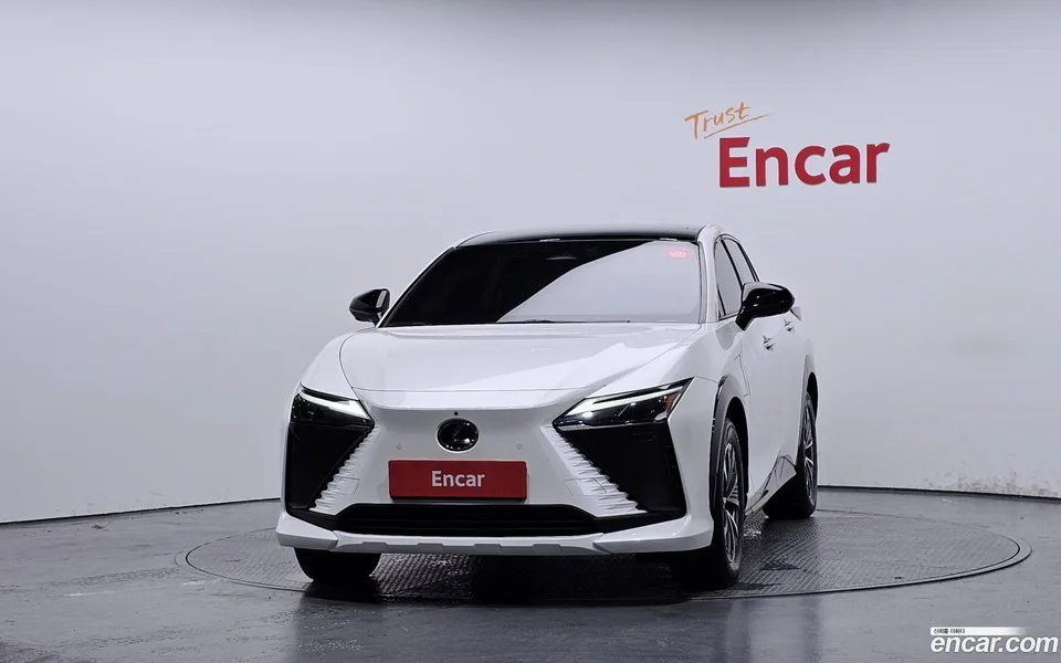 Lexus RZ 450e 2023 — миниатюра 3