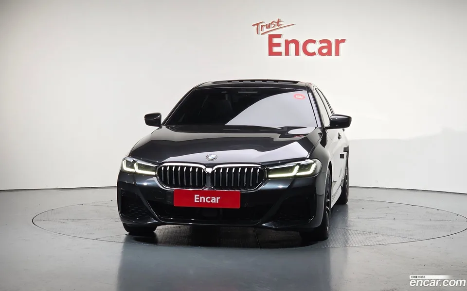 BMW 5 Series 520i M 2022 — миниатюра 3