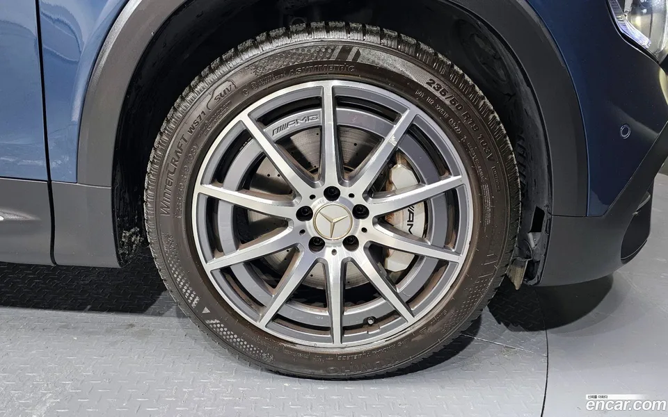 Mercedes-Benz GLB-Class AMG GLB35 4MATIC 2022 — миниатюра 5