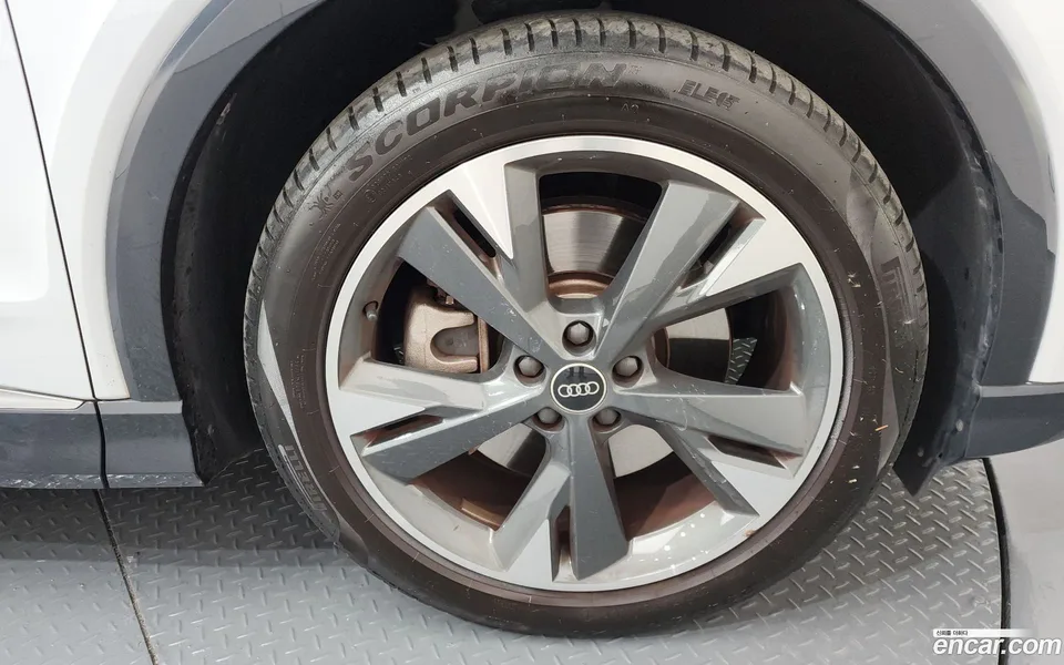 Audi Q4 e-tron 40 2022 — миниатюра 5