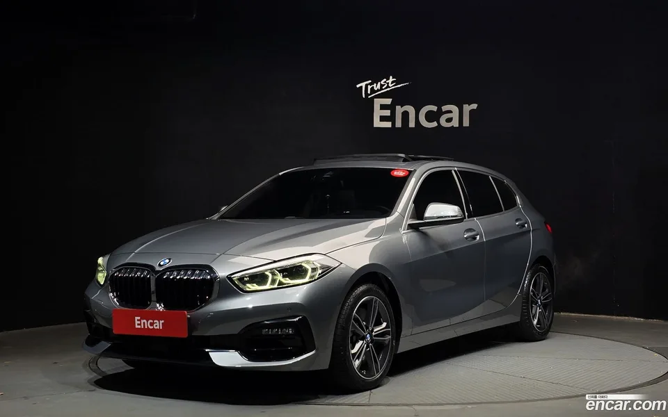 BMW 1 Series 120i 2023 — фото 1, купить с доставкой в Москву
