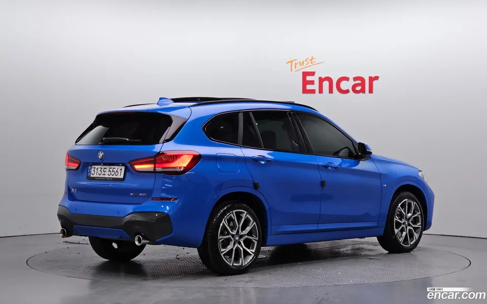 BMW X1 xDrive 20i M 2022 — миниатюра 2