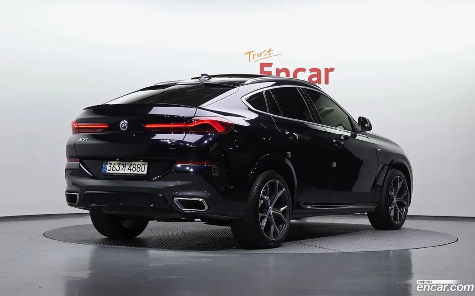 BMW X6 xDrive40i M 2022 — миниатюра 2
