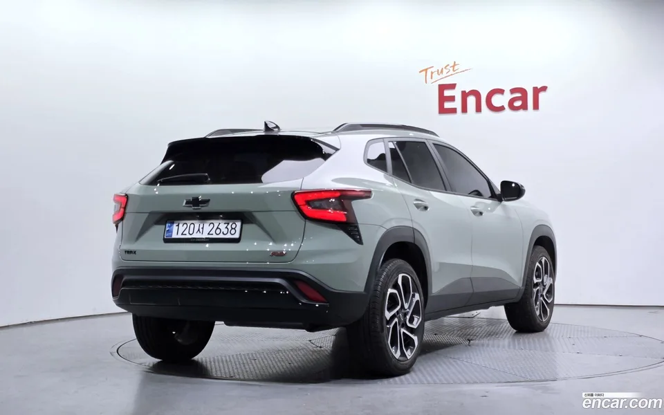 Chevrolet Trax Crossover 1.2 RS 2023 — миниатюра 2