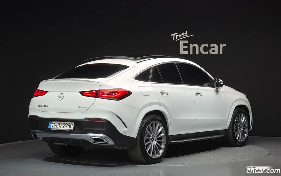 Mercedes-Benz GLE-Class GLE400d 4MATIC 2023 — миниатюра 2