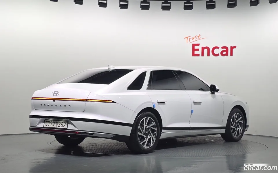 Hyundai Grandeur Hybrid 2023 — миниатюра 2