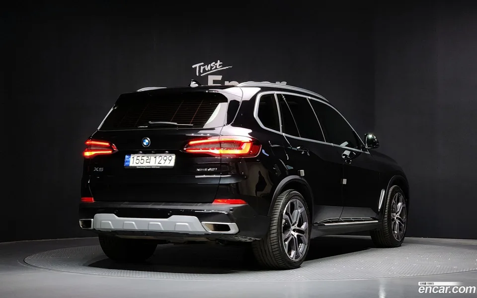 BMW X5 xDrive 40i xLine 2023 — миниатюра 2