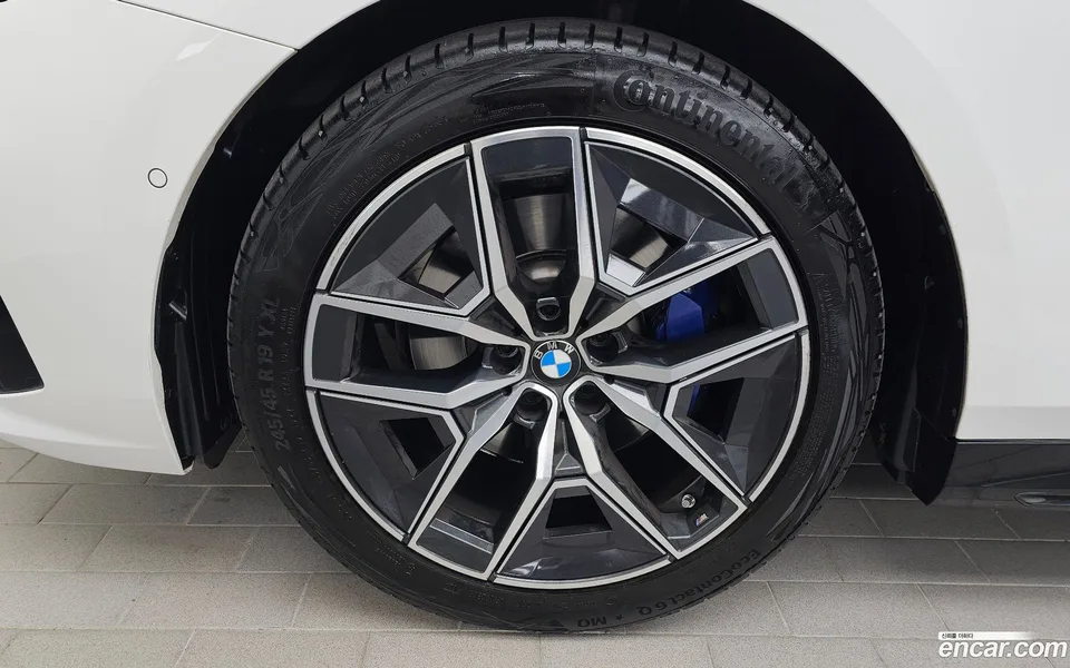 BMW 5 Series 520i M 2025 — миниатюра 5