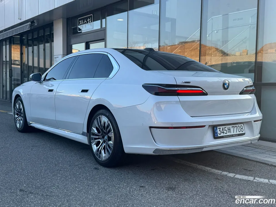 BMW 7 Series 740d xDrive 2023 — миниатюра 2
