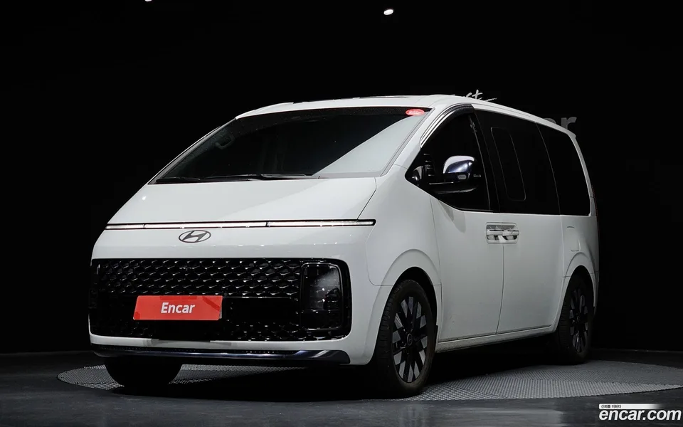 Hyundai Staria 4WD 9 2024 — фото 1, купить с доставкой в Москву