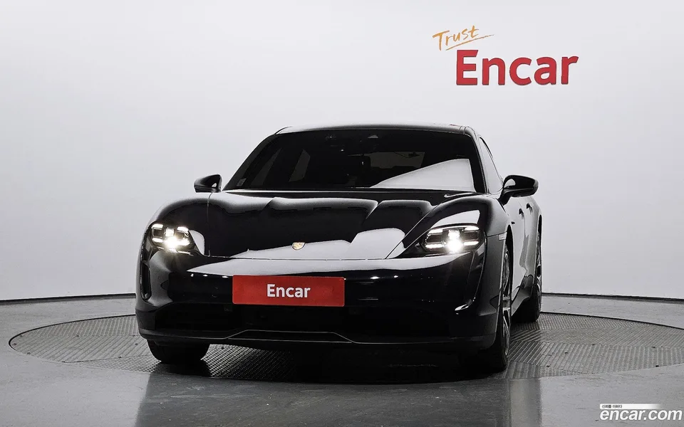 Porsche Taycan 2023 — миниатюра 3