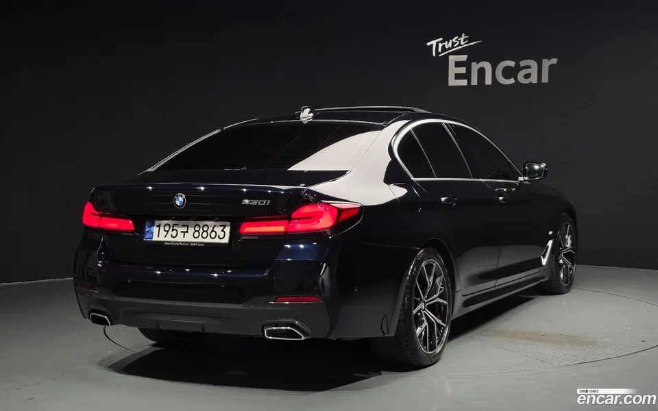 BMW 5 Series 530i M 2023 — миниатюра 2