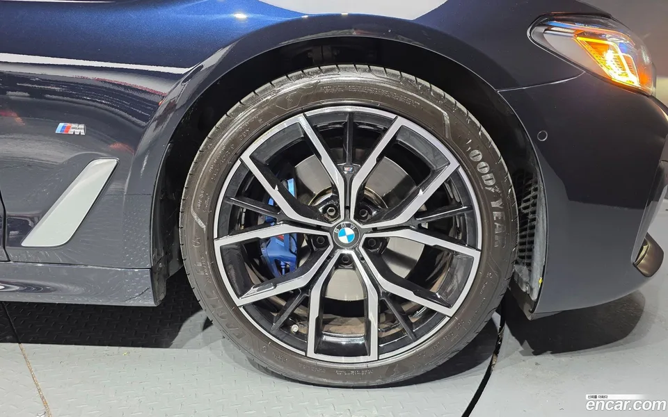 BMW 5 Series 530i M 2023 — миниатюра 5