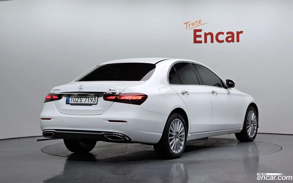 Mercedes-Benz E-Class E220d 4MATIC 2022 — миниатюра 2