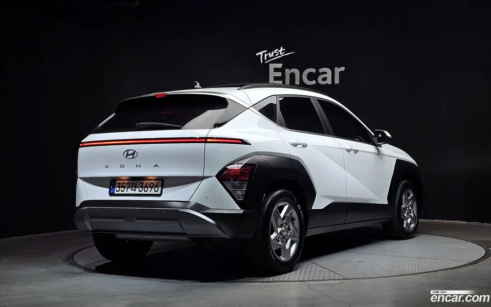 Hyundai Kona 1.6 2WD 2023 — миниатюра 2