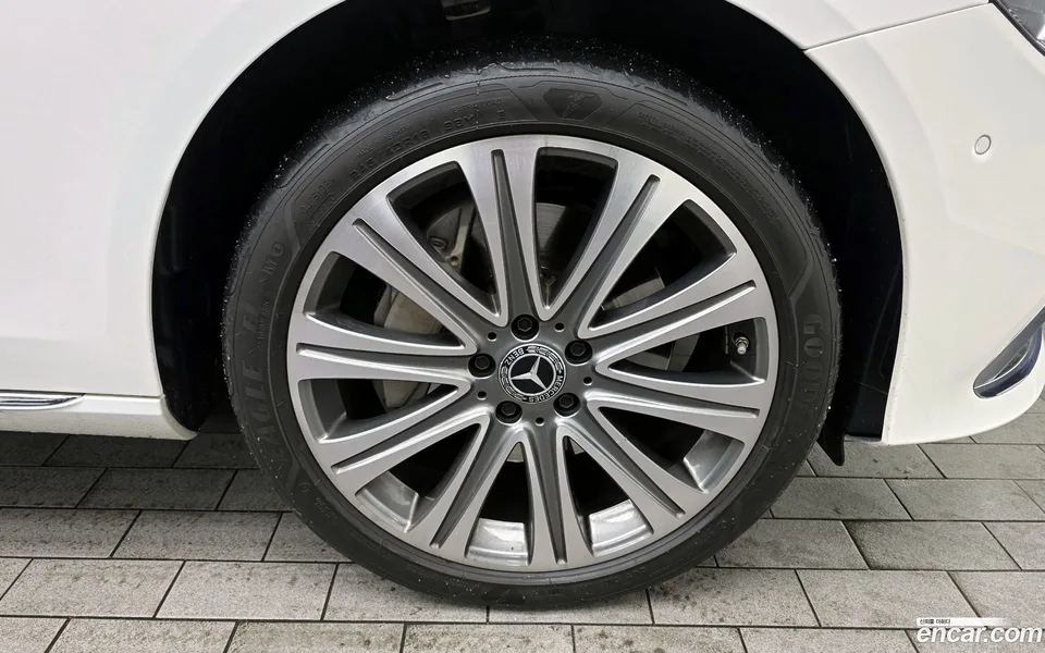 Mercedes-Benz E-Class E350 4MATIC 2023 — миниатюра 5