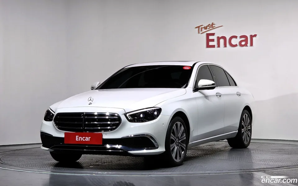 Mercedes-Benz E-Class E350 4MATIC 2023 — фото 1, купить с доставкой в Москву