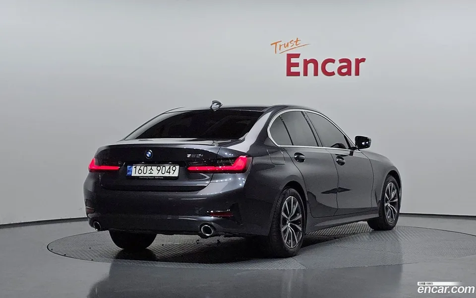 BMW 3 Series 320i 2022 — миниатюра 2