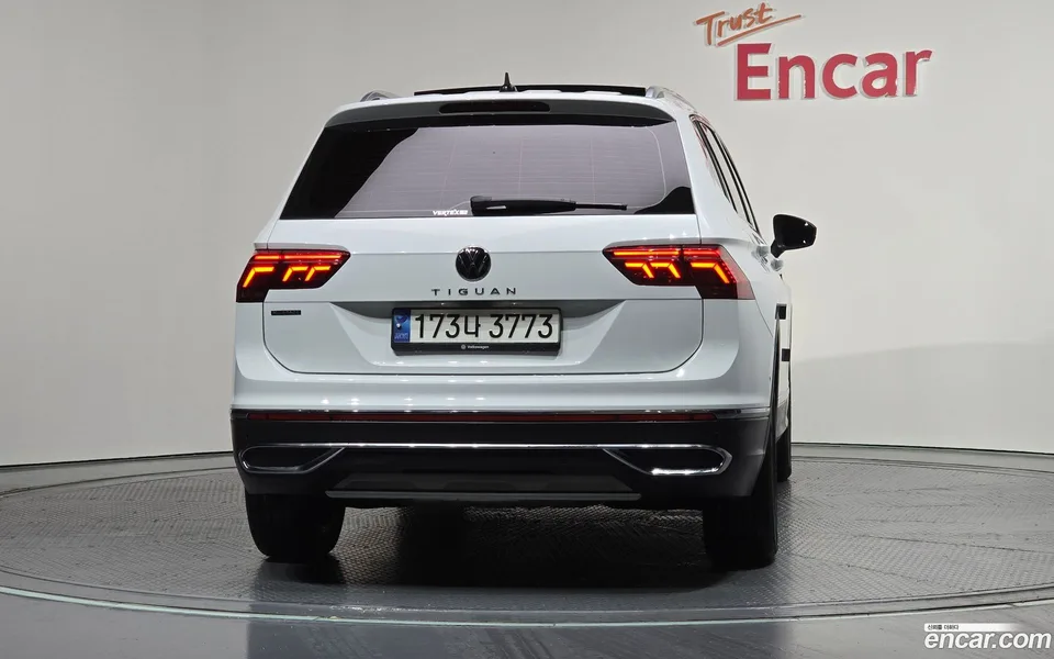 Volkswagen Tiguan Allspace 2.0 TSI 2022 — миниатюра 4