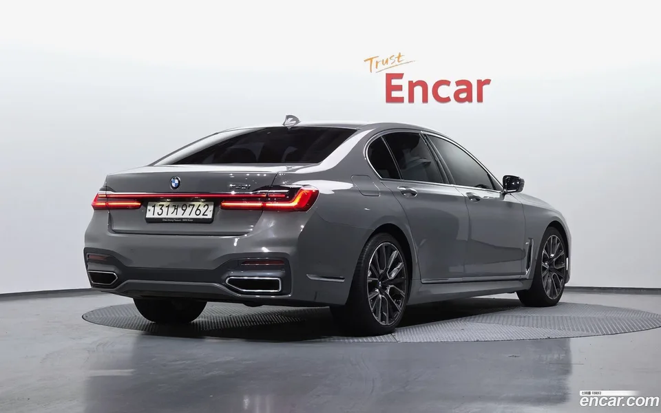 BMW 7 Series 740i M 2022 — миниатюра 2