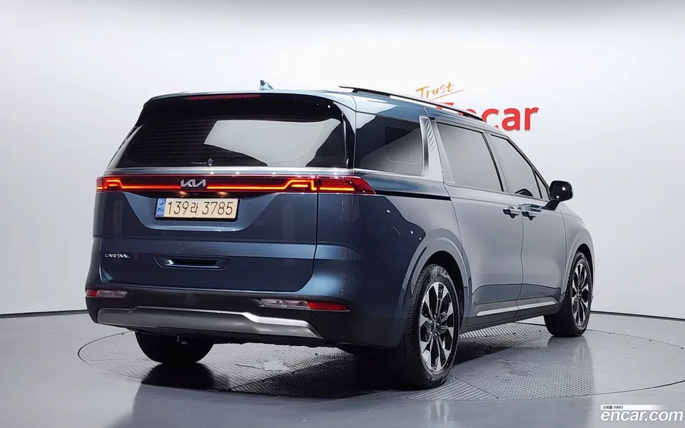 Kia Carnival 7 2023 — миниатюра 2