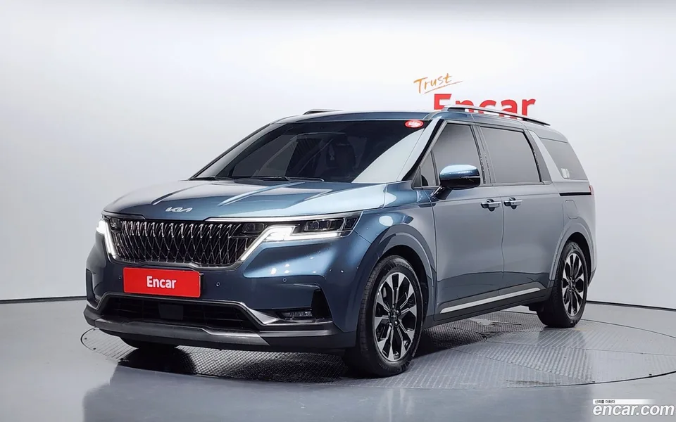 Kia Carnival 7 2023 — фото 1, купить с доставкой в Москву